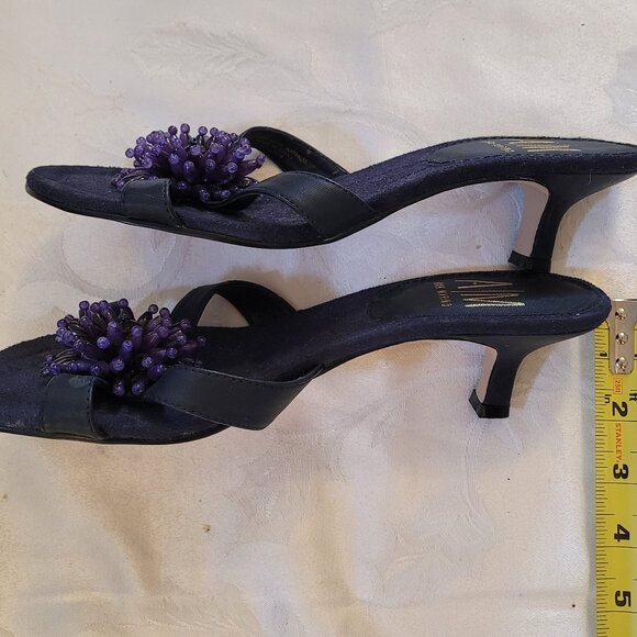 Ann Marino Navy Kitten Heel Sandals - 8.5 NWOT! - Picture 3 of 6